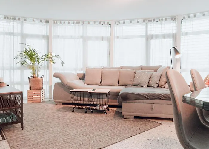 Central Apartment - Culture & Nightlife In One